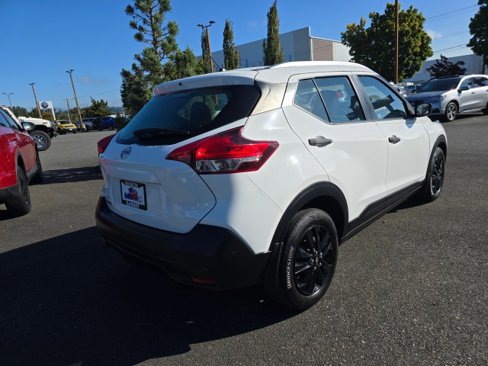 Used 2018 Nissan Kicks S image 4