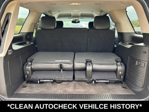 Used 2011 GMC Yukon SLT w/ SLT-2 Equipment Package image 12