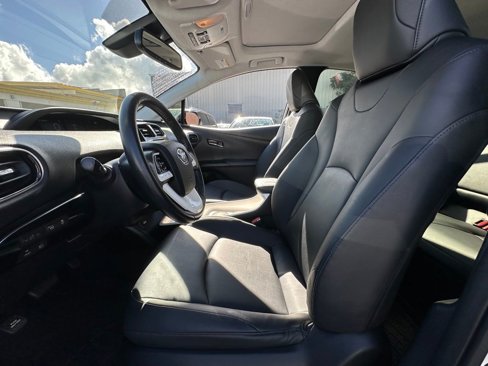 Used 2016 Toyota Prius Four image 13