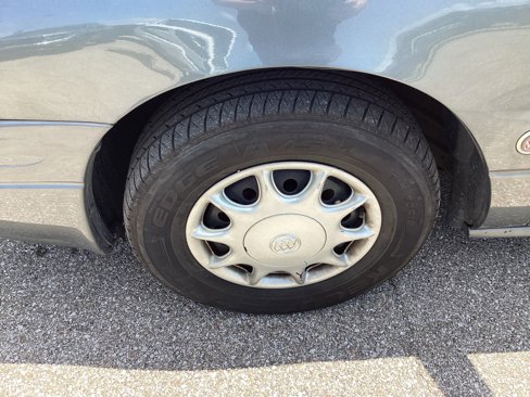 Used 2004 Buick Le Sabre Custom image 10