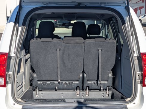 Used 2017 Dodge Grand Caravan SE image 29