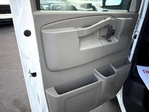Used 2016 Chevrolet Express 2500 Extended image 8