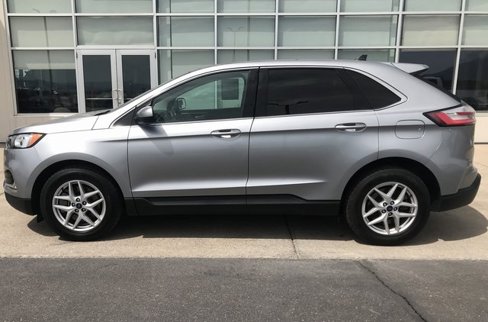 Used 2021 Ford Edge SEL w/ Convenience Package image 4