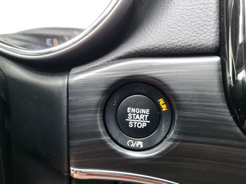 Used 2019 Jeep Grand Cherokee Limited image 23