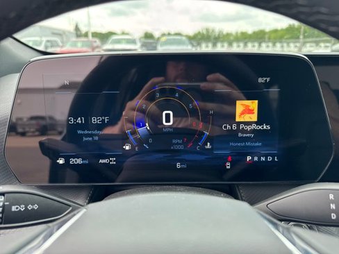 New 2026 Chevrolet Equinox LT w/ Convenience Package II image 17