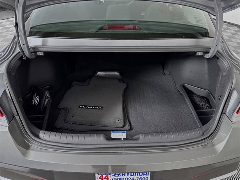 New 2025 Hyundai Elantra SE image 22