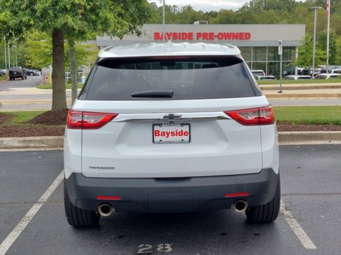 Used 2021 Chevrolet Traverse LS image 8