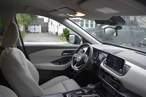 Used 2024 Nissan Rogue SV image 21