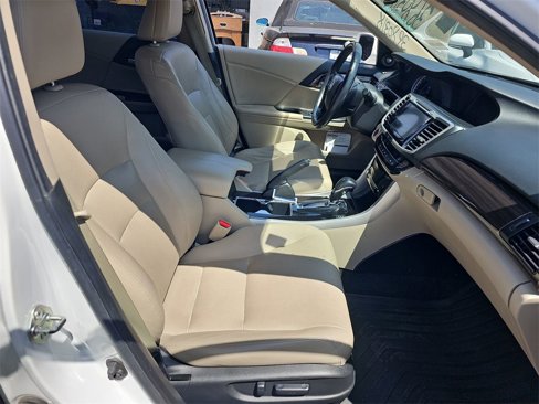 Used 2016 Honda Accord EX-L image 9