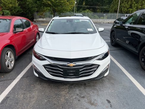Used 2024 Chevrolet Malibu LT image 2