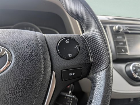 Used 2014 Toyota RAV4 LE image 19