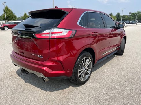 Used 2019 Ford Edge Titanium image 3