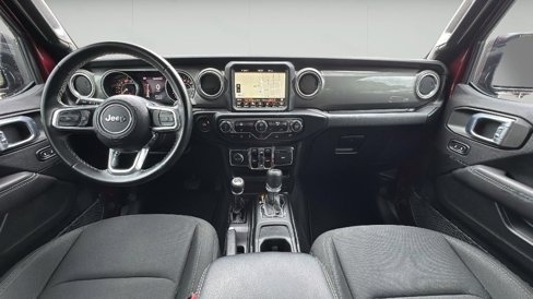 Used 2021 Jeep Wrangler Unlimited Sahara image 2
