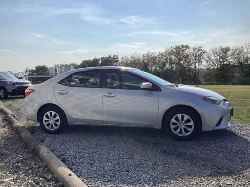 Used 2015 Toyota Corolla L image 4