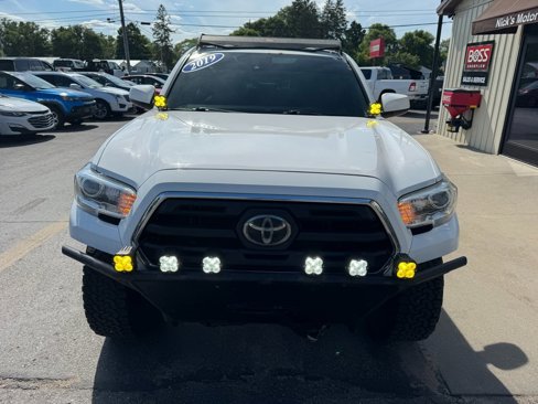 Used 2018 Toyota Tacoma SR5 image 8
