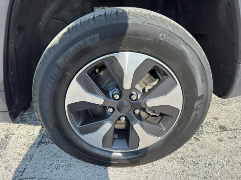 Used 2023 Jeep Grand Cherokee 4WD 4xe image 13
