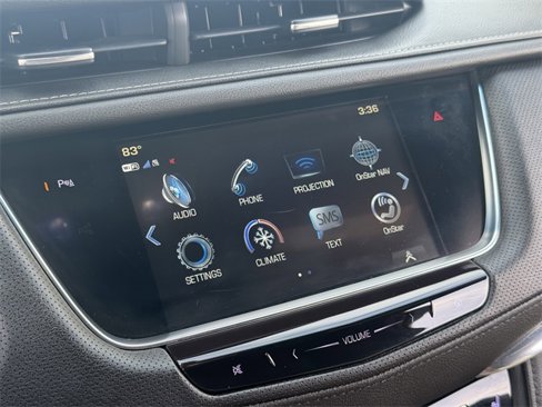 Used 2018 Cadillac XT5 Luxury w/ Driver Awareness Package image 19