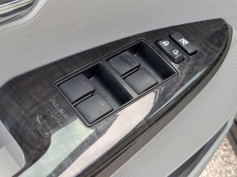 Used 2014 Toyota Venza LE image 14