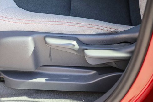 Used 2018 Chevrolet Bolt LT image 18