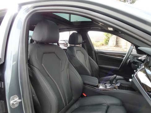 Used 2021 BMW 540i w/ M Sport Package image 19