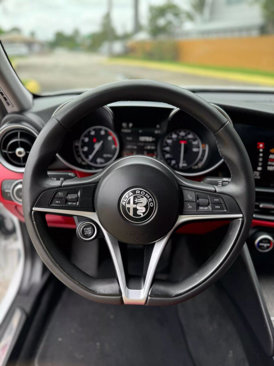 Used 2019 Alfa Romeo Giulia Ti image 13