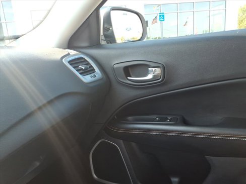 Used 2021 Jeep Compass Latitude w/ Convenience Group image 21