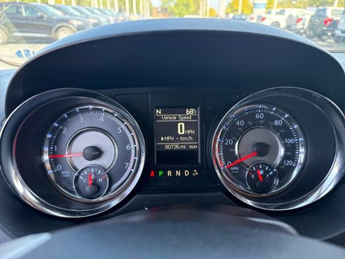 Used 2014 Chrysler Town & Country Touring image 28