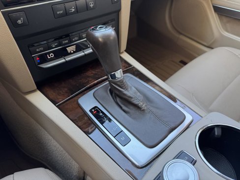 Used 2010 Mercedes-Benz E 550 Coupe image 17