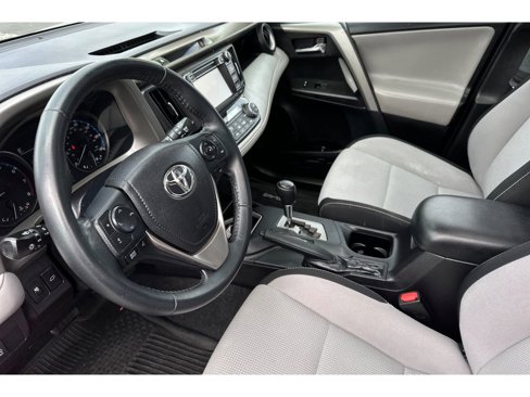 Used 2018 Toyota RAV4 XLE image 10