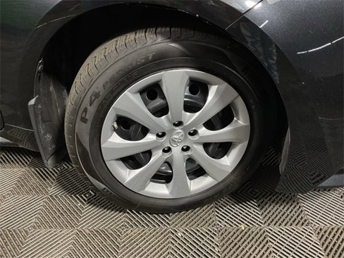 Used 2022 Toyota Corolla LE image 36