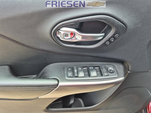 Used 2019 Jeep Cherokee Limited image 10