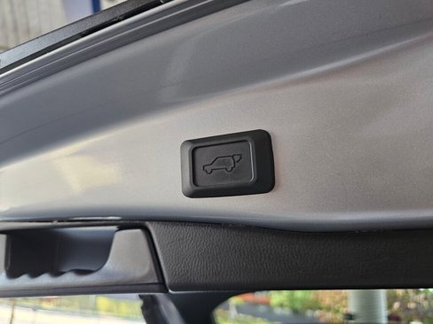 Used 2023 Toyota RAV4 XLE w/ Convenience Package image 17