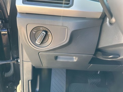 Used 2021 Volkswagen Atlas SE image 29