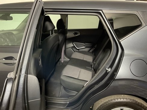 Used 2023 Kia Soul LX image 30