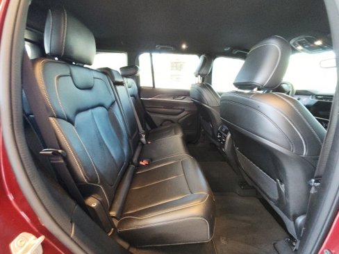 Certified 2024 Jeep Grand Cherokee Limited image 11