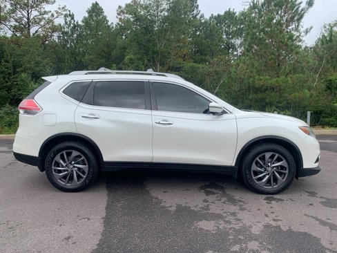 Used 2016 Nissan Rogue SL image 2
