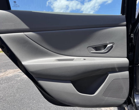Used 2021 Hyundai Elantra SE image 13