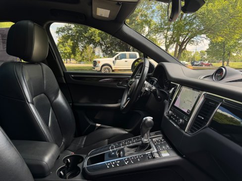 Used 2018 Porsche Macan S image 29