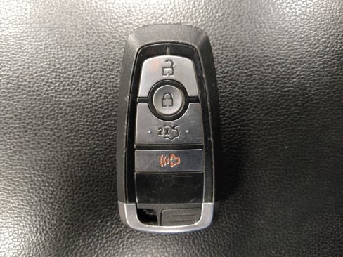Used 2020 Ford Fusion SE image 32