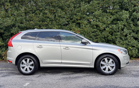 Used 2017 Volvo XC60 T5 Inscription w/ Advanced Package image 9