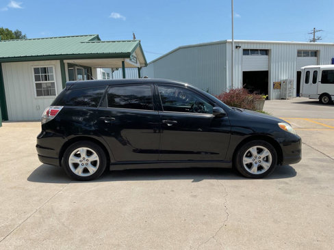 Used 2005 Toyota Matrix XR image 2