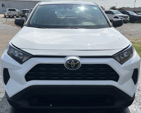 Used 2022 Toyota RAV4 LE image 3