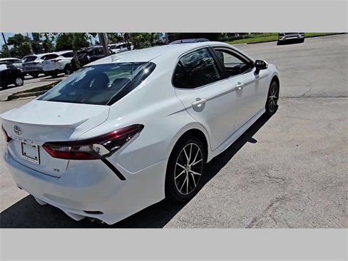 Used 2023 Toyota Camry SE image 23
