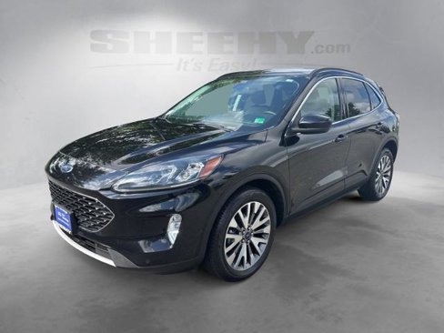 Certified 2021 Ford Escape Titanium image 3