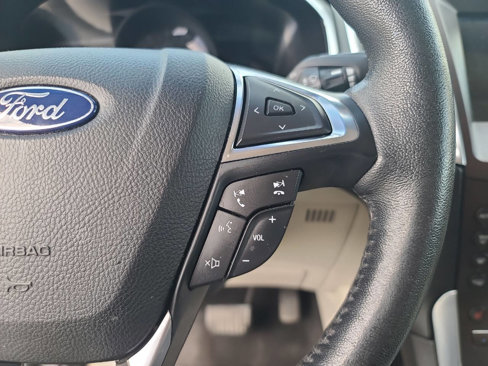 Used 2020 Ford Edge Titanium image 23
