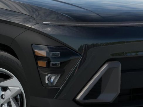 New 2025 Hyundai Kona SE image 9