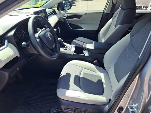 Used 2022 Toyota RAV4 XLE image 9