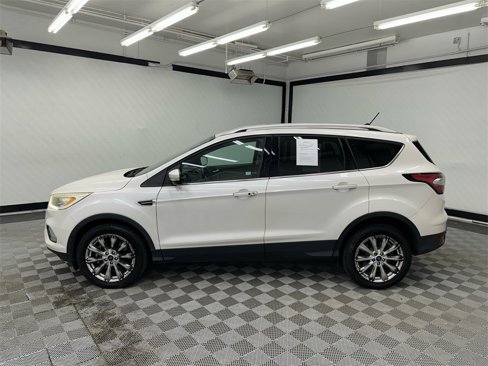 Used 2018 Ford Escape Titanium image 2