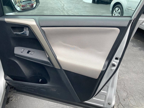 Used 2015 Toyota RAV4 XLE image 91