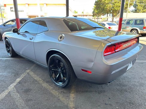 Used 2013 Dodge Challenger SXT Plus image 5